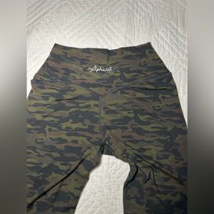 Alphalete Camo Surface Power Leggings